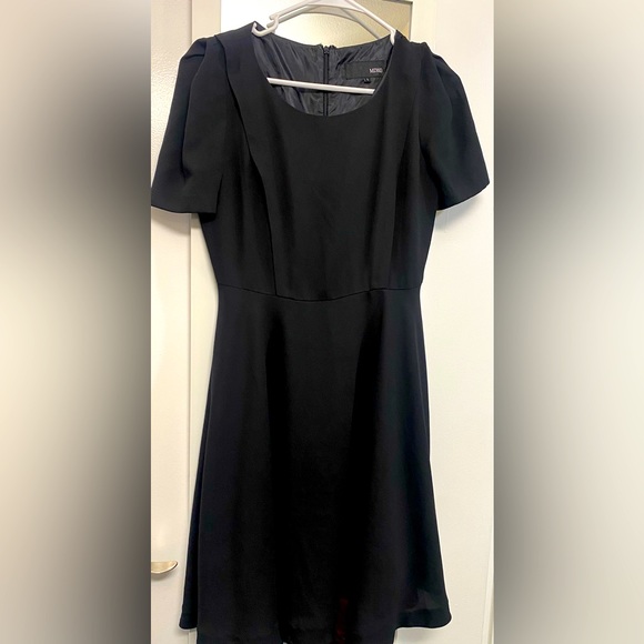 Black dress - Picture 1 of 2